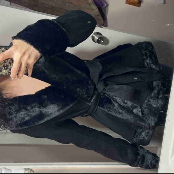 Premium Faux fur black belted coat, collared fur & fur sleeve cuffs faux leather - Picture 5 of 7